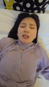 顶级身材小少妇，完整版已上传至电报群
